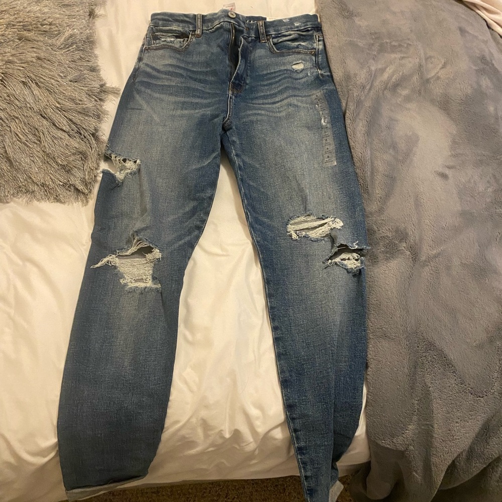COPY - American eagle distressed jeans